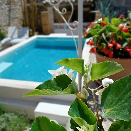 Chez Les Filles Bed and Breakfast Dions Εξωτερικό φωτογραφία