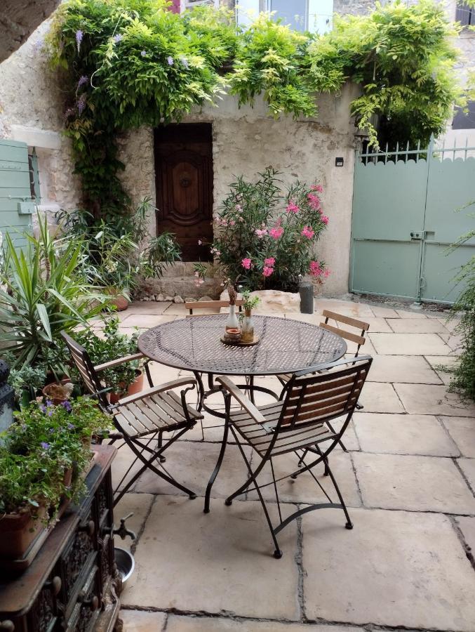 Chez Les Filles Bed and Breakfast Dions Εξωτερικό φωτογραφία